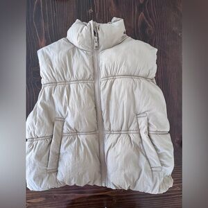 Juniors/teen small vest like new!!!